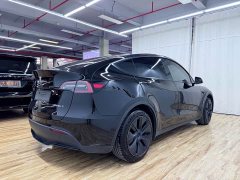Tesla Model Y Rear-Wheel Drive - ფოტო 7