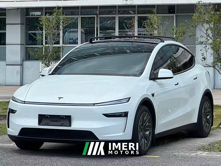 Tesla Model Y L Long Range All-Wheel Drive