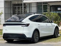Tesla Model Y L Long Range All-Wheel Drive - ფოტო 4