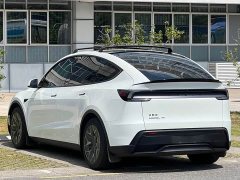Tesla Model Y L Long Range All-Wheel Drive - ფოტო 6