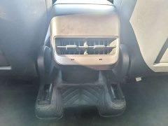 Tesla Model Y Long Range All-Wheel Drive - ფოტო 12