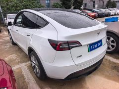 Tesla Model Y Standard Range RWD - ფოტო 4