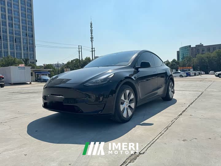 Tesla Model Y Rear-Wheel Drive