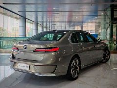 BMW i7 2023 xDrive60L Luxury Package - ფოტო 2