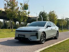Geely Galaxy L6 EM-i 140km Starship Edition - ფოტო 1