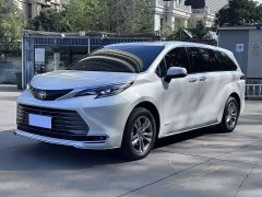 Toyota Sienna 2.5L Hybrid AWD Premium - ფოტო 1