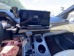 Toyota Sienna 2.5L Hybrid AWD Premium - ფოტო 13