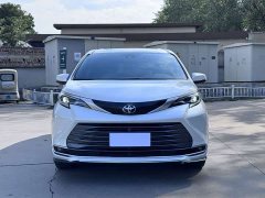 Toyota Sienna 2.5L Hybrid AWD Premium - ფოტო 2