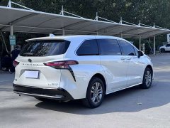 Toyota Sienna 2.5L Hybrid AWD Premium - ფოტო 3