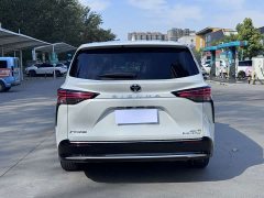 Toyota Sienna 2.5L Hybrid AWD Premium - ფოტო 4