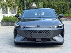 Changan UNI-V 2024 1.5T Premium - ფოტო 2