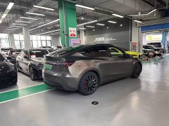 Tesla Model Y Performance All-Wheel Drive - ფოტო 4