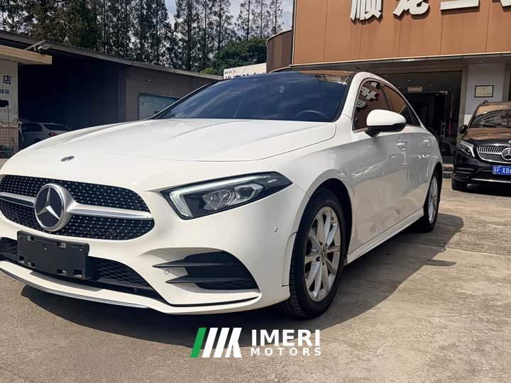 Mercedes-Benz A-Class Facelift A 200 L Sport Sedan Fashion Edition