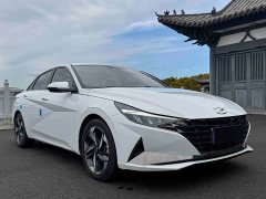 Hyundai Elantra 2021 1.5L CVT Luxury - ფოტო 3