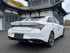 Hyundai Elantra 2021 1.5L CVT Luxury - ფოტო 6