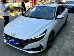 Hyundai Elantra 2021 1.5L CVT Luxury - ფოტო 1