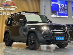 Land Rover Defender Facelift 110 3.0T P400 Dark Edition - ფოტო 3