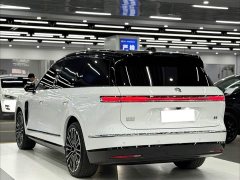 NIO ES8 Six-Seat Executive Signature Edition - ფოტო 4