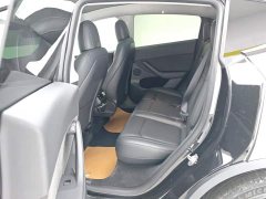 Tesla Model Y Standard Range RWD - ფოტო 10