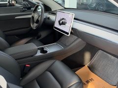 Tesla Model Y Rear-Wheel Drive - ფოტო 4