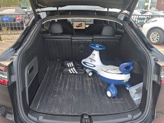 Tesla Model Y Rear-Wheel Drive - ფოტო 3