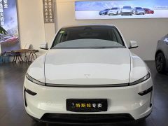 Tesla Model Y Rear-Wheel Drive - ფოტო 2