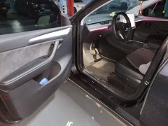 Tesla Model Y Rear-Wheel Drive - ფოტო 8