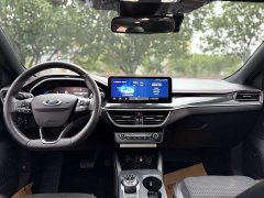 Ford Focus Hatchback EcoBoost 180 Automatic Trend - ფოტო 13