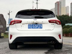 Ford Focus Hatchback EcoBoost 180 Automatic Trend - ფოტო 5