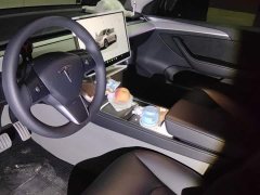 Tesla Model Y Long Range All-Wheel Drive - ფოტო 12
