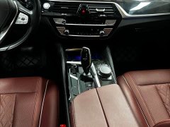 BMW 5 Series Facelift 525Li Luxury Package - ფოტო 15