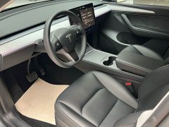 Tesla Model Y Rear-Wheel Drive - ფოტო 4