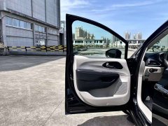 Dodge Caravan Chrysler Pacifica PHEV (Imported) 2019 3.6L Plug-in Hybrid - photo 10