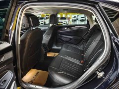 Volkswagen Passat 330TSI Luxury - ფოტო 8