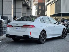 BMW 5 Series 530Li Premier M Sport Package - ფოტო 7