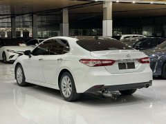 Toyota Camry 2.0G Luxury - ფოტო 13