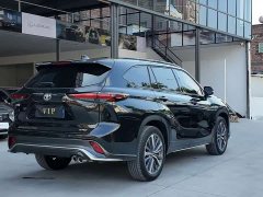 Toyota Crown Land Cruiser 2.5L HEV 4WD Prestige Edition - ფოტო 11