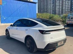 Tesla Model Y Rear-Wheel Drive - ფოტო 5