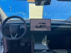 Tesla Model Y Rear-Wheel Drive - ფოტო 7