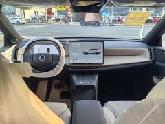 Volvo XC70 Plug-in Hybrid AWD Extended Range Core - ფოტო 6