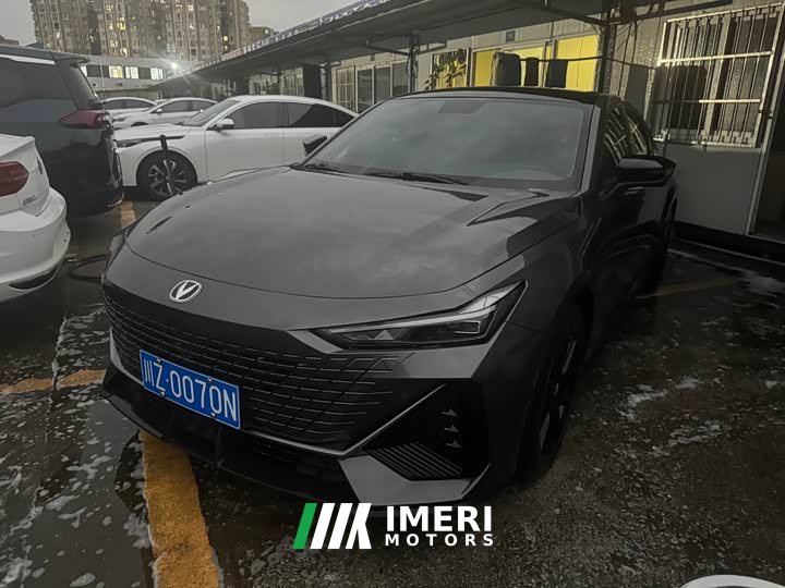 Changan UNI-V 1.5T Deluxe - ავტომობილი ჩინეთიდან