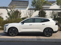 Volvo XC70 Plug-in Hybrid 2027 99th Anniversary Appreciation Edition RWD Core - ფოტო 4