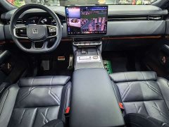 Zeekr 9X Obsidian Black 70kWh Six-Seater - ფოტო 8