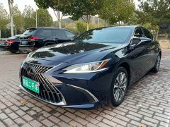 Lexus ES 200 Excellence Edition - ფოტო 1
