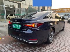 Lexus ES 200 Excellence Edition - ფოტო 5