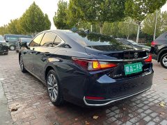 Lexus ES 200 Excellence Edition - ფოტო 6