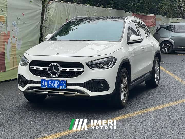 Mercedes-Benz GLA 200