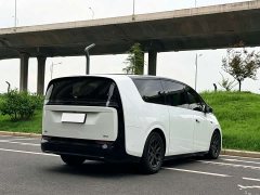 Li Auto MEGA Home Family Edition - ფოტო 6