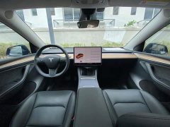 Tesla Model Y Rear-Wheel Drive - ფოტო 3