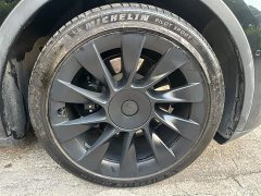 Tesla Model Y Long Range All-Wheel Drive - ფოტო 8